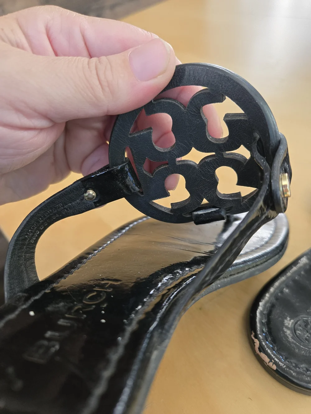 TORY BURCH MILLER SANDAL FLIP FLOP PATENT LEATHER BLACK SIZE 9